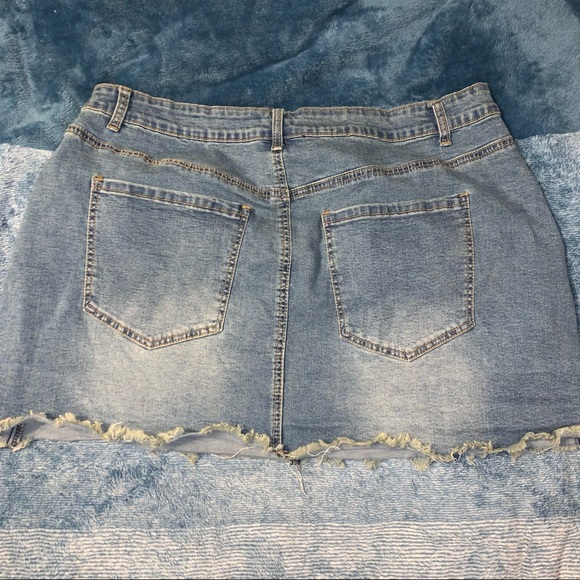 Stretchy Denim Mini Skirt - Picture 5 of 6